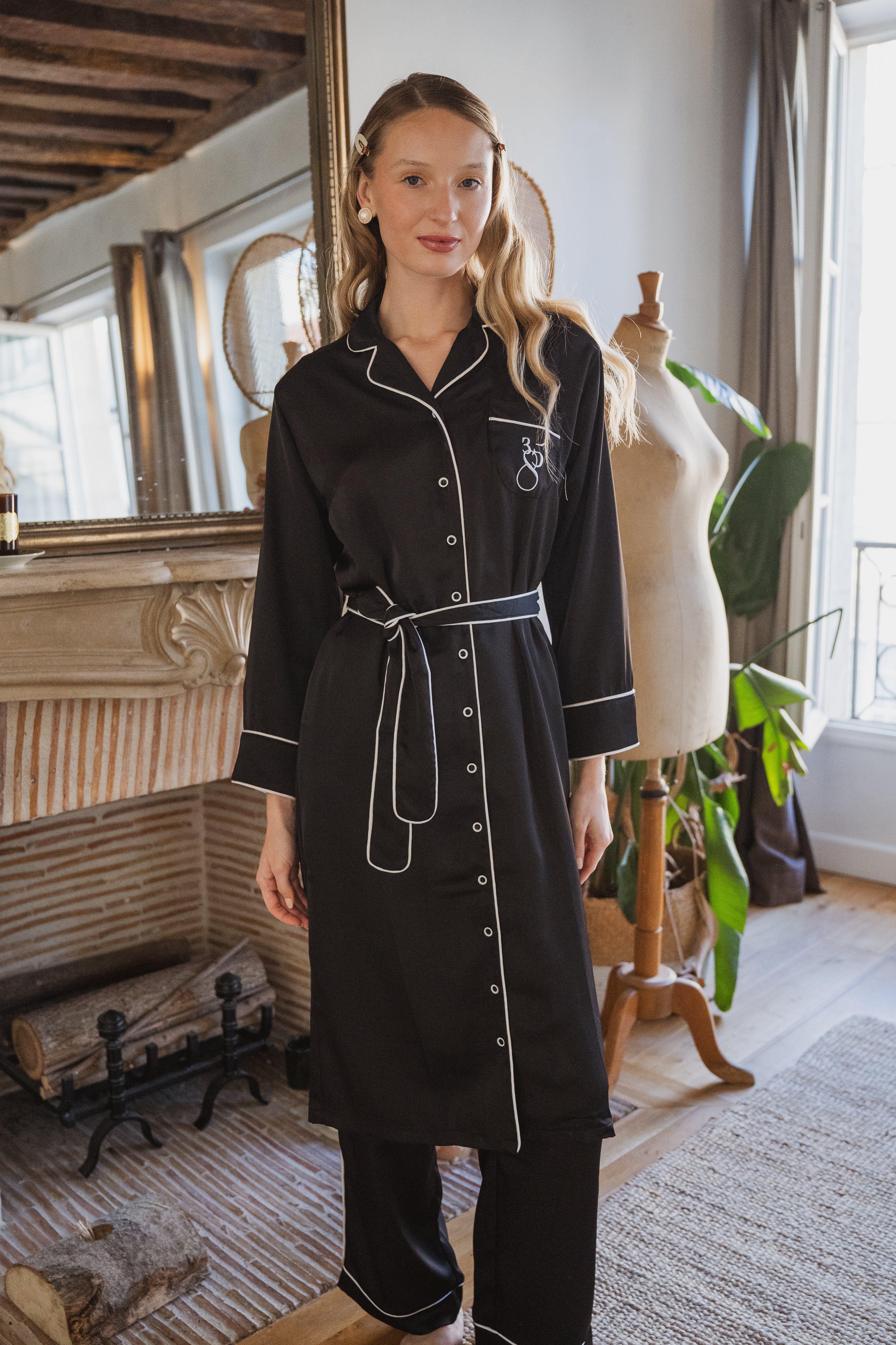 The Pajama, Black